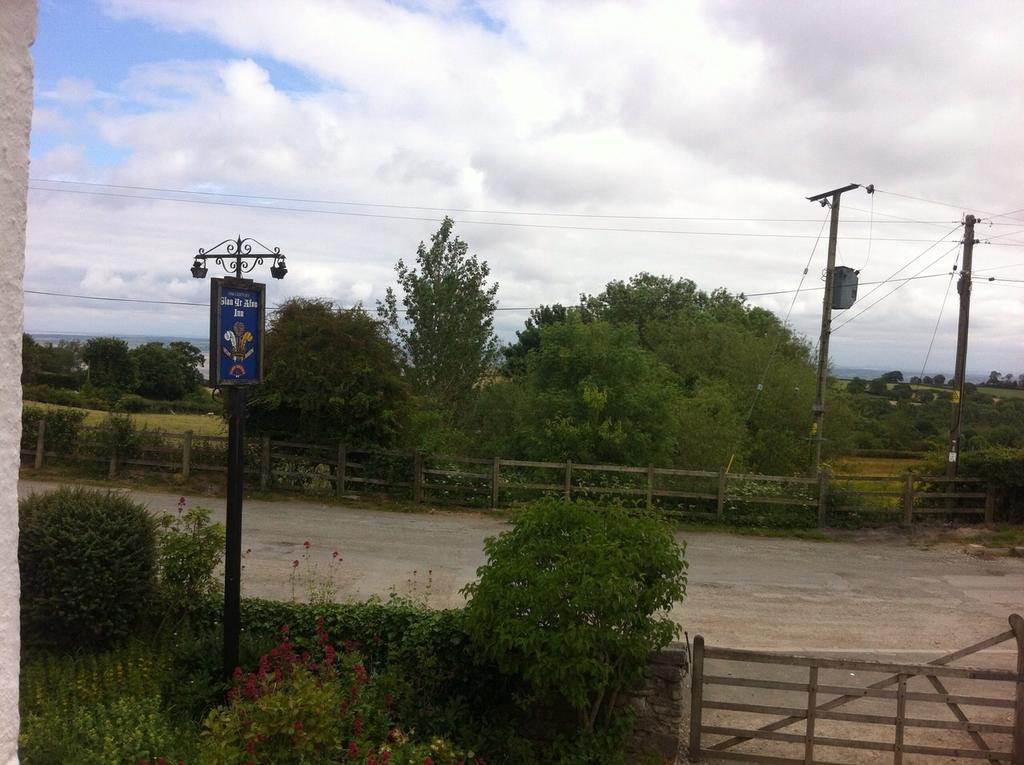 The Glan Yr Afon Inn Holywell  Room photo